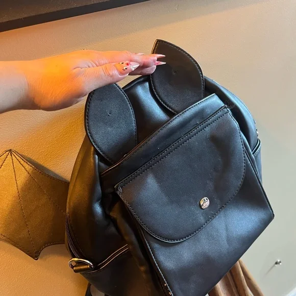 Black Bat Wing Backpack - Picture 2 of 4